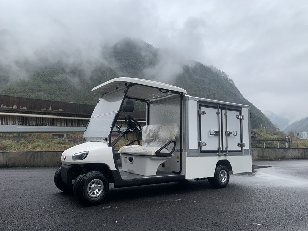 高尔夫球车